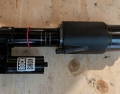 Foto von RockShox Vivid Air Ultimate Dämpfer 250x70, 250x72,5, 250,75, 2024