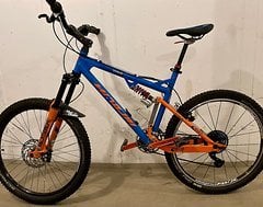 Foto von Nicolai Virus/Bass in Blau-Orange Größe M, mit guter Ausstattung