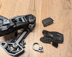 Foto von SRAM Transmission GX Eagle AXS Schaltwerk+Trigger+Ladegerät