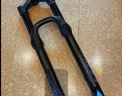 Foto von RockShox Lyrik RT-3 Charger DebonAir Boost Maxle Lite 160 mm Top Zustand