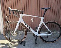 Foto von Cube Agree C:62 Carbon