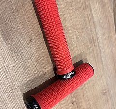 Pivot Cycles MTB Griffe Rot