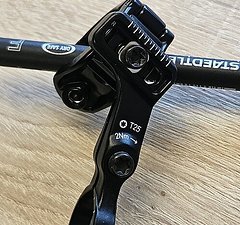 SRAM Klemmschelle für AXS POD Controller NEU