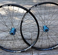 Panchowheels (new) Vibe 29" turquoise custom enduro handbuildt wheelset, NEU!!