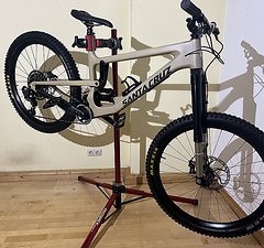 Santa-Cruz-Bicycles Nomad 4 CC