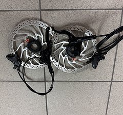 Shimano BR-MT 420 Vierkolbenbremse (vo+hi) wie neu