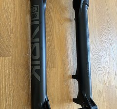 RockShox Lyrik Select+ Charger 3 RC2 140mm 29"