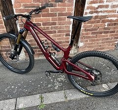 Deviate Claymore Enduro Bike // Rowan Red // Size L // mit EXT Fox XTR