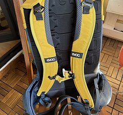 Evoc Trail Pro 26 Protektorenrucksack L/XL, curry/ denim