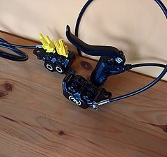 Magura MT5 2x Sattel 1x Hebel