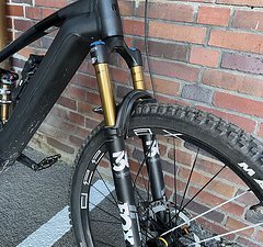 Fox Racing Shox 36 Kashima E-Tuned grip2