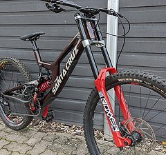 Santa Cruz Bicycles V10 MX oxblood