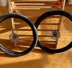 Bontrager Kovee TLR Laufradsatz 29 Zoll 622x23 mit Reifen und Bremsscheiben