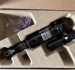 RockShox Super Deluxe Ultimate Air mit HBO 205x65 Trunnion
