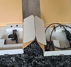 Shimano M8220 brakeset 2025 model in mint condition
