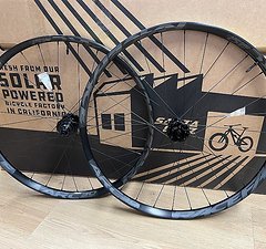 Industry Nine 101 - Race Face ARC 30 - Mullet -  Enduro Laufradsatz | 2023