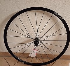 DT Swiss PR 1600 spline 23, Sram XDR