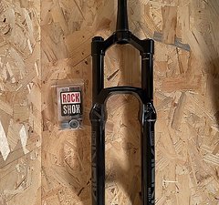 RockShox Lyrik Select + 29“ 160 mm Charger 3 RC2 (ähnlich Ultimate)