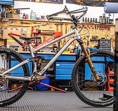 Raaw JIBB XL, FOX 36 PODIUM, X2, HOPE TECH 4, SRAM X01, HELIX R