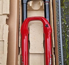 RockShox Lyrik Ultimate 170mm Rot