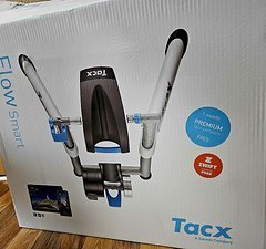 Tacx FlowSmart inkl. HR Mavic XM119 XT, Vittoria Reifen, Kassette