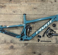 Pivot Cycles Trail 429 Frame Set / S,L,XL / Silber, grün, blau / NEU
