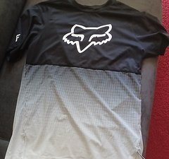Fox Endura Maloja Verschiedene Trikots und Hosen