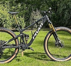 Pivot Cycles Switchblade Pro XO AXS