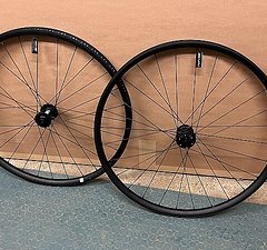 Roval Traverse 29 auf Dt Swiss 370er Naben XD *Neu*