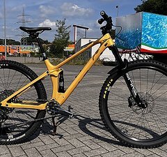 YT Industries Izzo Core 3 2024 Gr. M (Custom Parts)