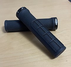 77Designz Schraubgriff 135mm