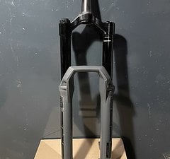 RockShox Zeb ultimate 170, Charger 3 RC2 W/ButterCup