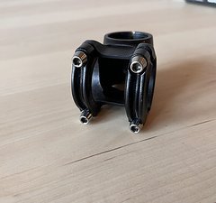 Newmen Evolution SL 318.4 Vorbau 30mm +/- 6°