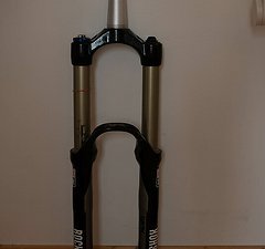 Rock  Shox Lyrik RC2 DH / 26" 170mm Solo Air TOP