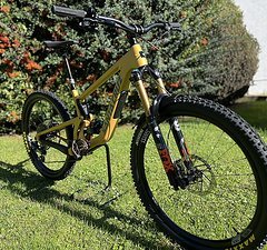 Santa Cruz Bicycles Bronson C Carbon Custom Bike Größe M