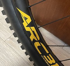 Race Face ARC31 Carbon Laufradsatz 29Zoll DT Swiss Narben