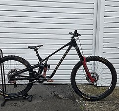 Commençal Supreme DH V5