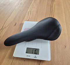 Mcfk Carbon Leder Sattel 140mm