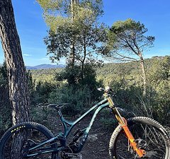 Commencal Supreme DH V4.4 Mullet / Custom