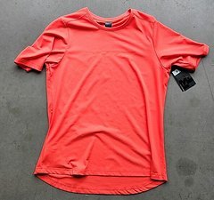 Race Face Women Commit SS Tech Top Coral 2022 Medium Neu