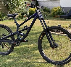 Commencal Furious L Freeride Bike Downhill (Custom Bike)