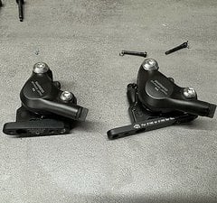 Shimano GRX BR-RX400 Bremssättel vo + hi Flatmount