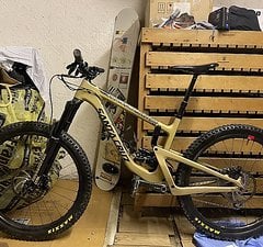 Santa Cruz Bicycles Nomad V4