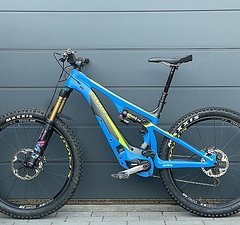 Pivot Cycles Shuttle Custom Größe M Fox Factory Grip2 Saint 4 Kolben,  DT SWISS