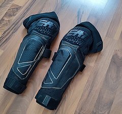 Leatt 3DF Hybrid EXT Knieschoner / Schienbeinschoner - schwarz Größe L / XL