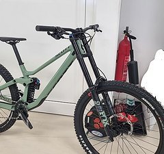 Scott Gambler 910 Carbon Downhillbike NEU Gr. L Fox 40 DHX2 XT 8120 4Kolben