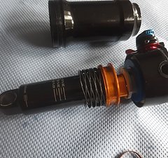 RockShox Deluxe 165x40 Stoßdämpfer defekt