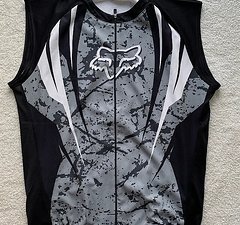 Fox Trikot in Größe XL ärmellos grün