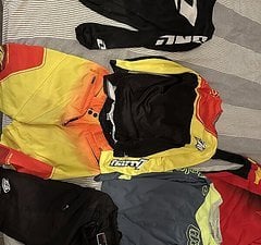 Fox Racing Troy Lee Designs & One Industries Gesamtpaket