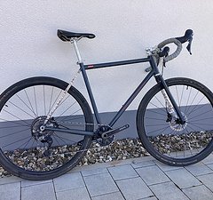 Singlebe Gravel in Stahl